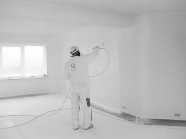 Airless spuitwerk aan de raamzijde