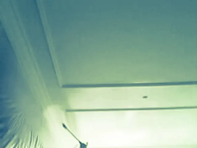 Lichtval op een glad plafond